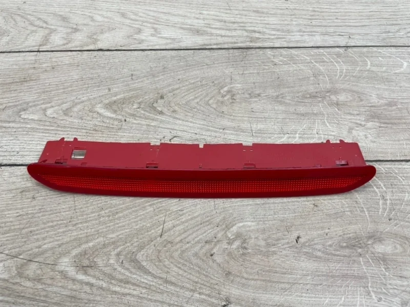 Фонарь в крышку багажника VW Tiguan 2012-2018 5N