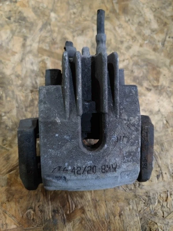 Суппорт тормозной BMW 520D E60