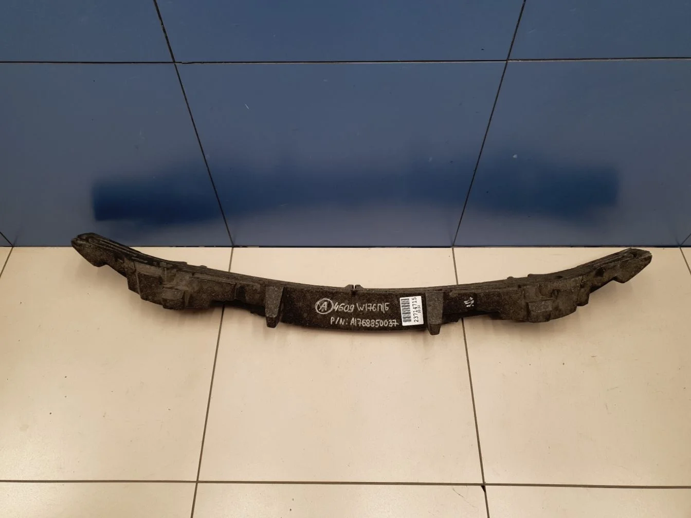 Наполнитель переднего бампера для Mercedes A-klasse W176 2012-2018