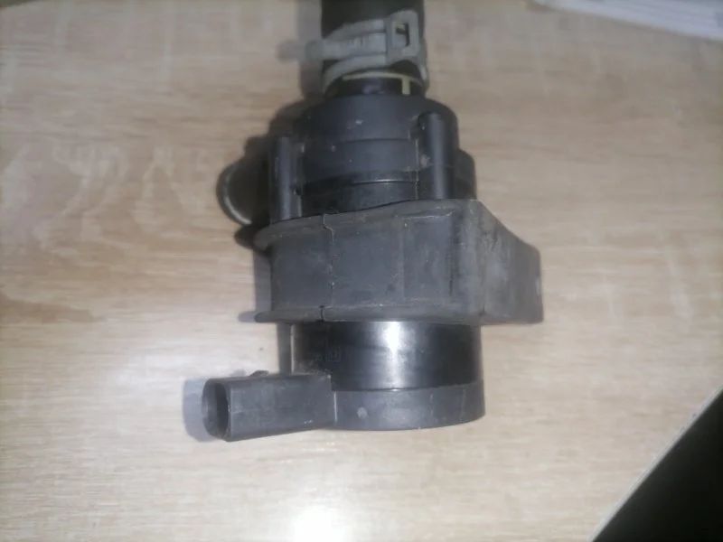 Дополнительная электрическая помпа Audi A4 2011 8K5