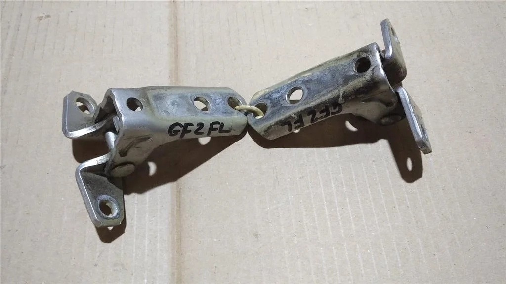 Б.у. петля двери MITSUBISHI OUTLANDER GF2W MITSUBISHI OUTLANDER GF2W