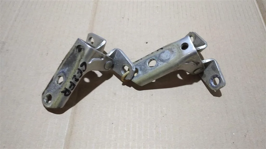 Б.у. петля двери MITSUBISHI OUTLANDER GF2W MITSUBISHI OUTLANDER GF2W