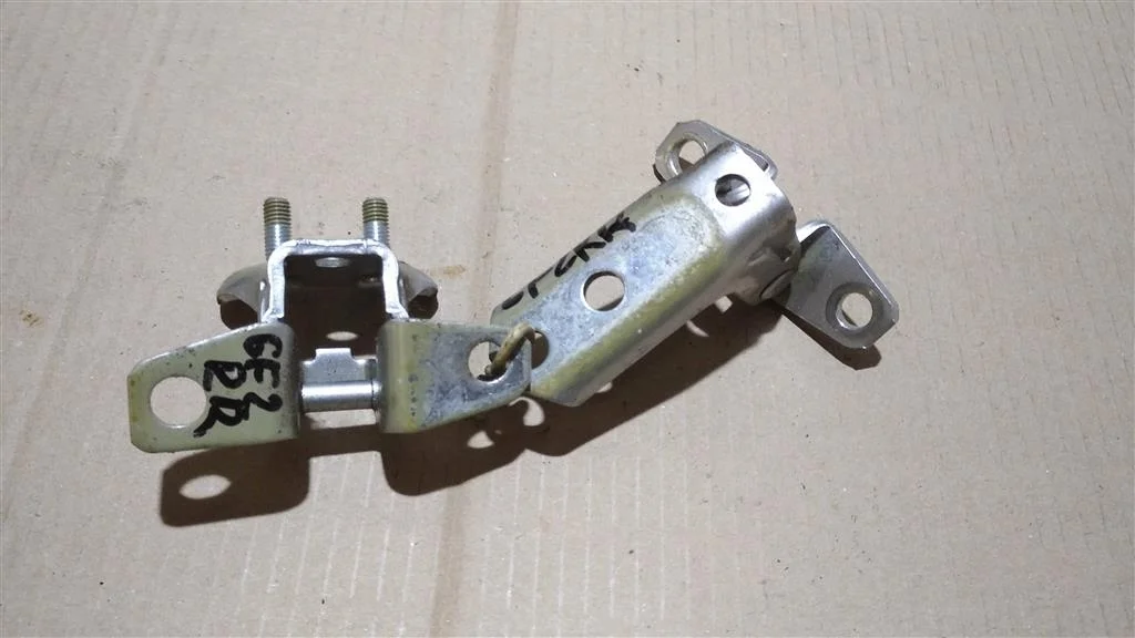 Б.у. петля двери MITSUBISHI OUTLANDER GF2W MITSUBISHI OUTLANDER GF2W