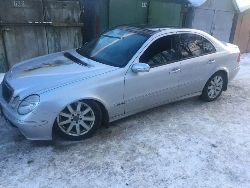 Продажа Mercedes-Benz E class 5.0 (306Hp) (113.967) RWD AT по запчастям