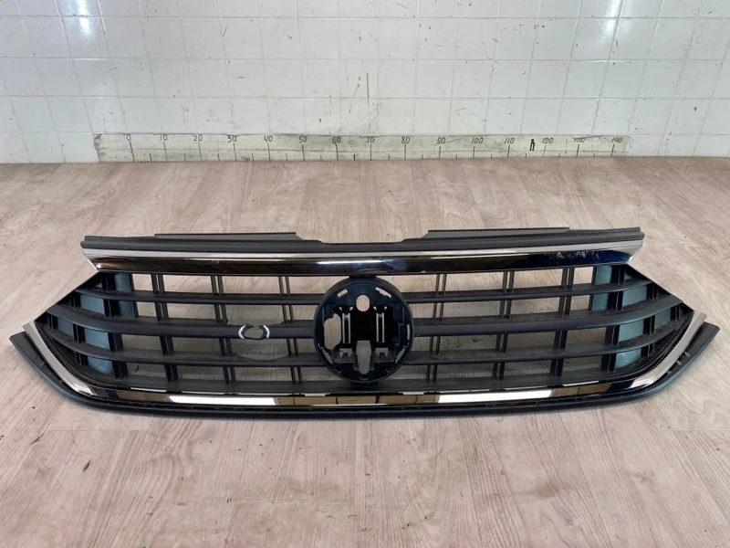 Решетка радиатора VOLKSWAGEN POLO 2020 2021 2022 6N5853653
