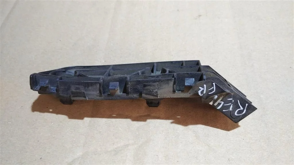 Б.у. крепление бампера перед HONDA CR-V RE HONDA CR-V RE