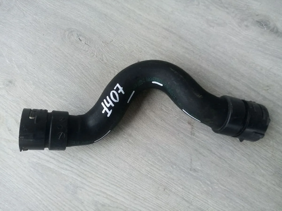 Патрубок радиатора Volvo XC60 I (2008–2017)