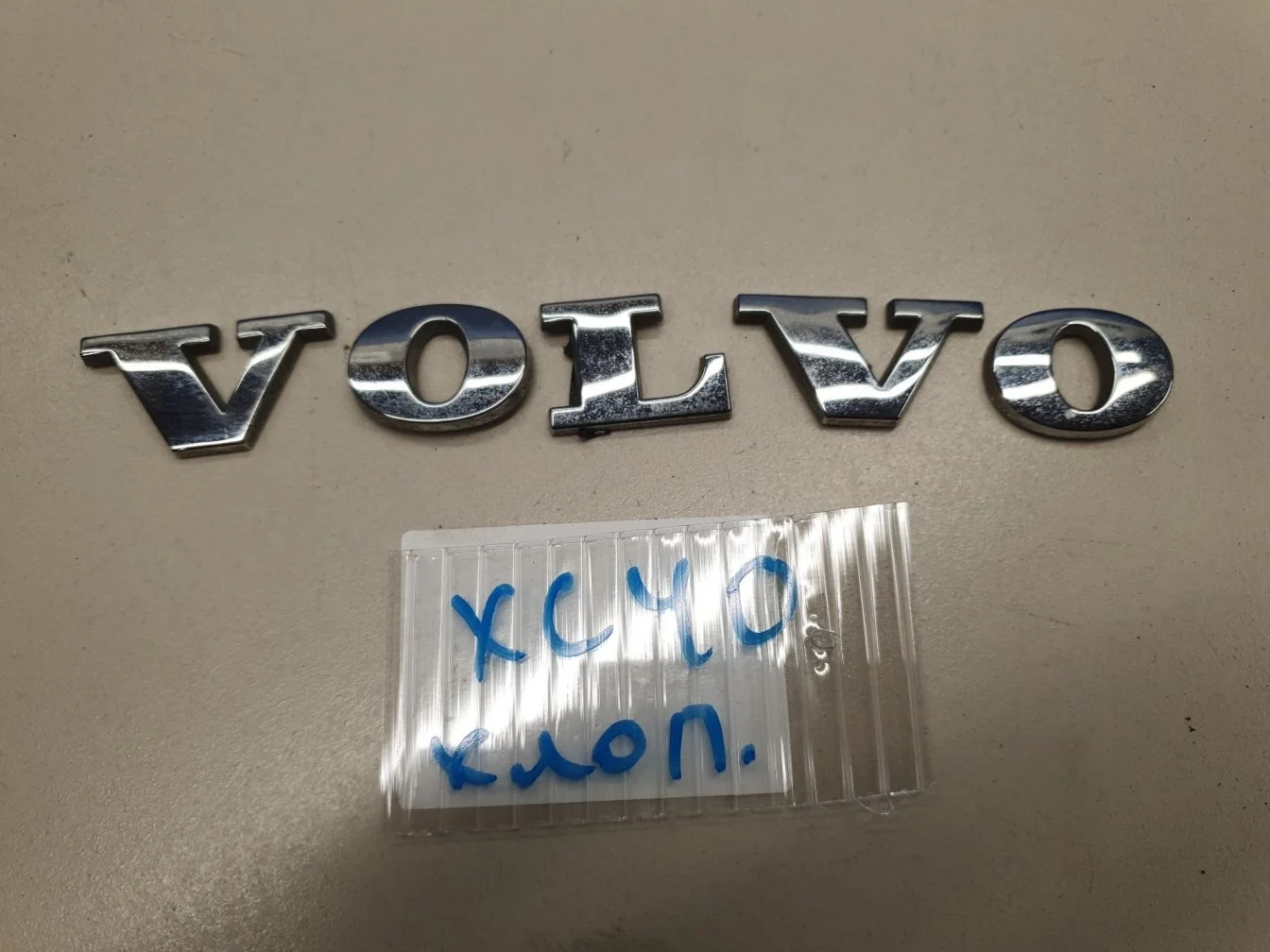 Эмблема крышки багажника для Volvo XC40 2017-