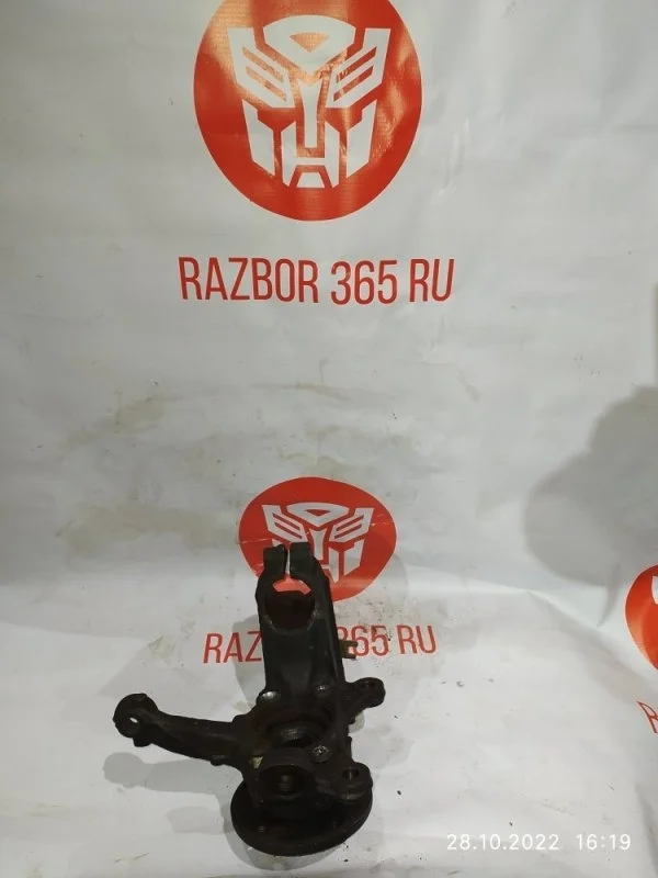 Кулак Volkswagen Golf 2012 5K1