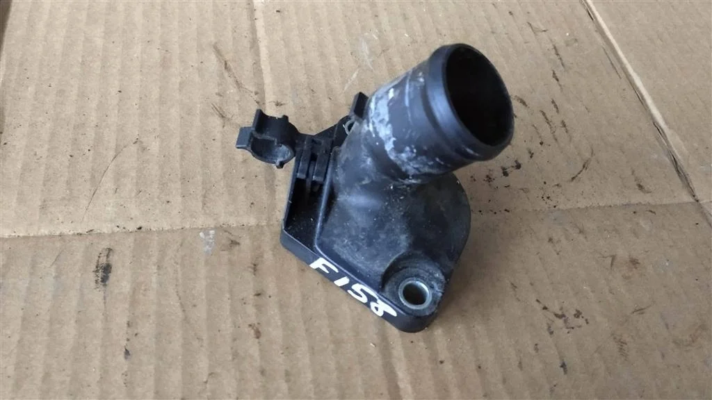 Б.у. крышка термостата NISSAN JUKE F15E NISSAN JUKE F15E