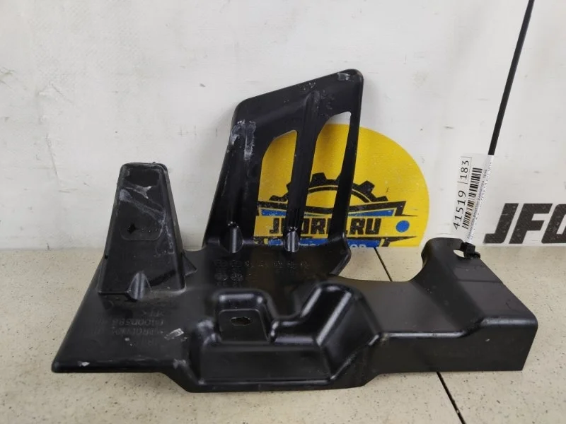 Кронштейн решетки радиатора Mitsubishi Outlander 2021 GF7W