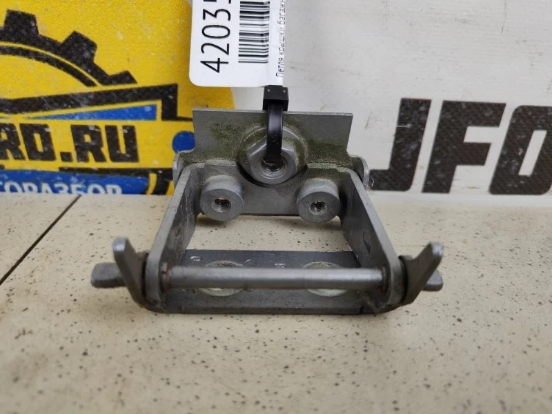 Петля крышки багажника Ford Mondeo 4 2010 BG