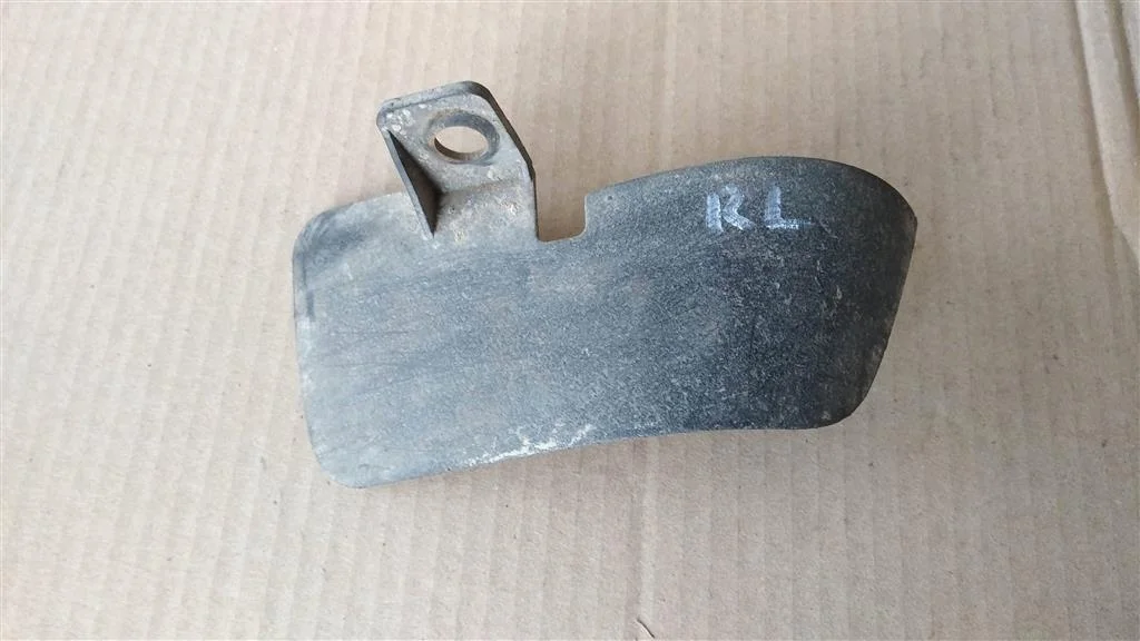 Б.у. брызговик NISSAN JUKE F15E NISSAN JUKE F15E