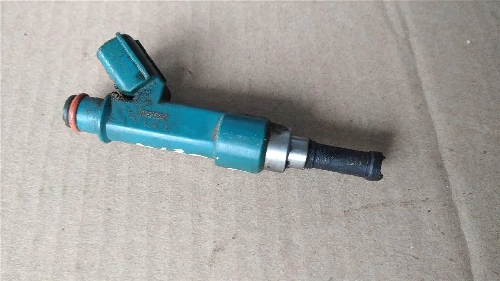 Б.у. форсунка топливная TOYOTA PRIUS ZVW30 TOYOTA PRIUS ZVW30