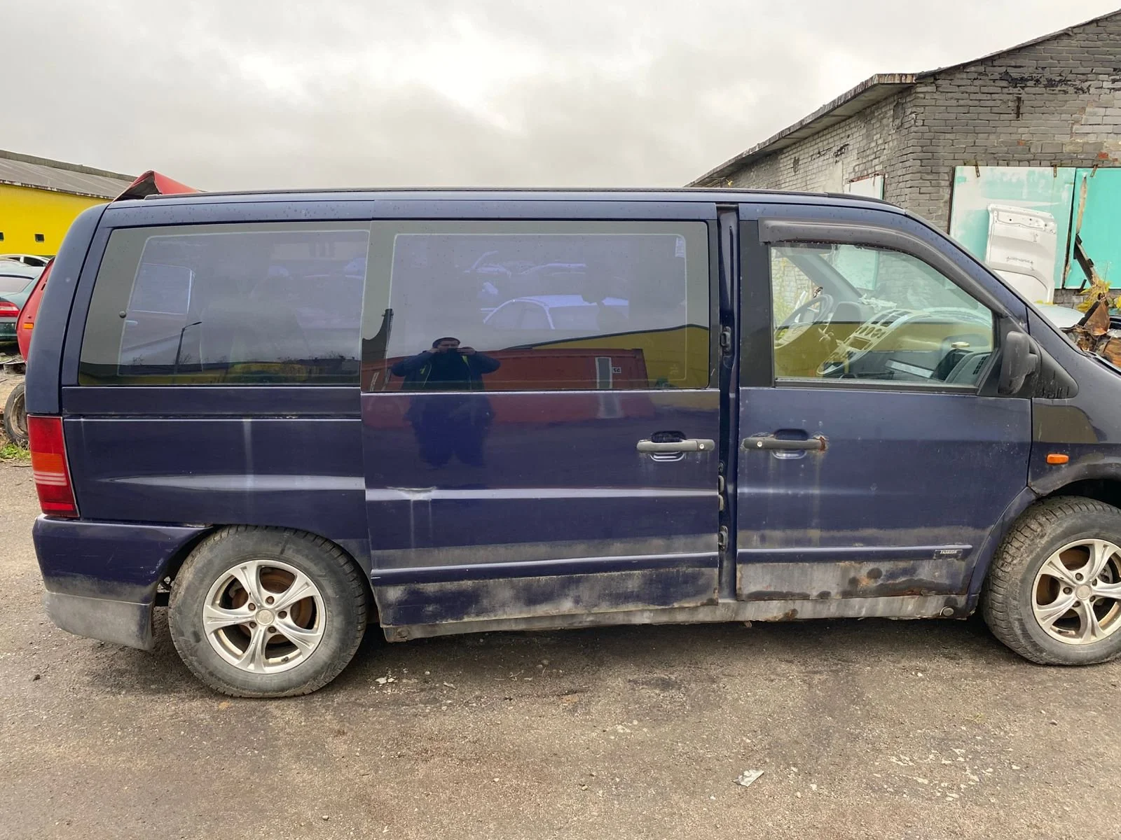 Продажа Mercedes-Benz Vito 2.3D (98Hp) (601.970) FWD AT по запчастям