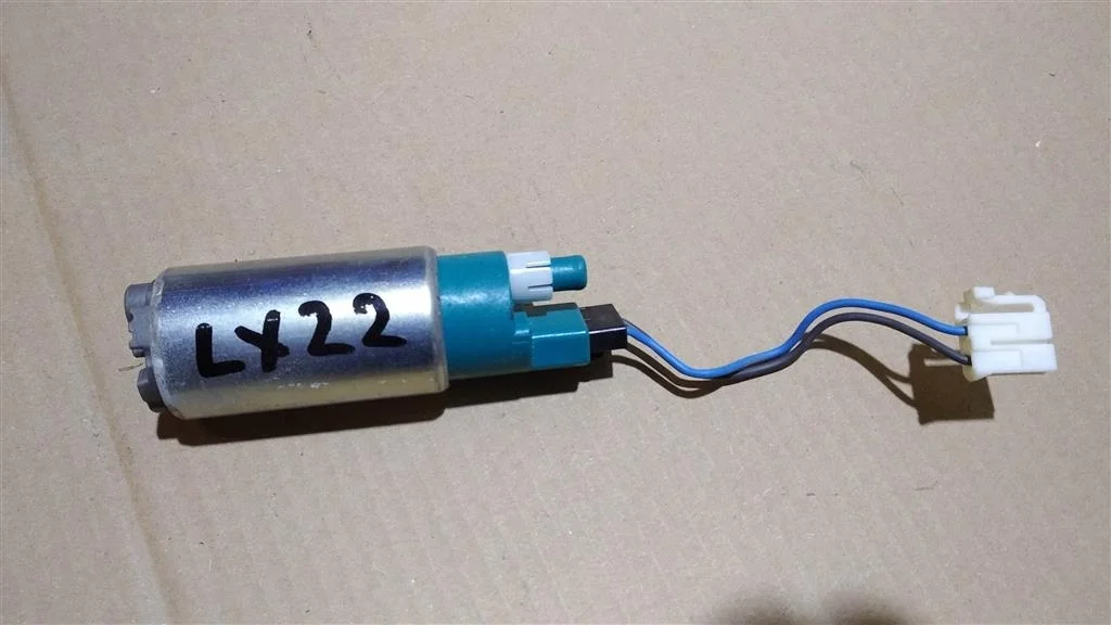 Б.у. насос топливный MITSUBISHI LANCER CY2A MITSUBISHI LANCER CY2A