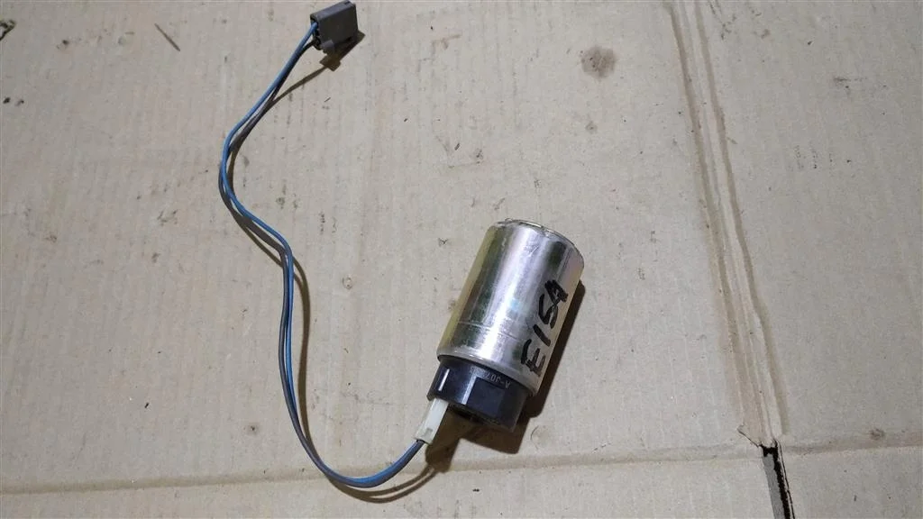 Б.у. насос топливный TOYOTA COROLLA ZRE151 TOYOTA COROLLA ZRE151