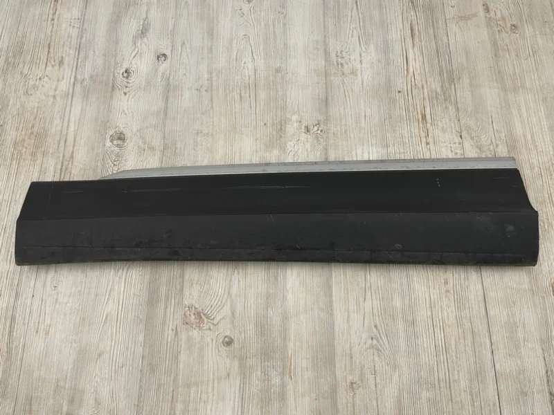 Молдинг двери VW Tiguan 2 2016- AD1