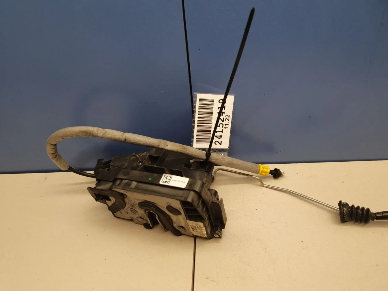 Замок двери задней левой для Mercedes C-klasse W205 2014-