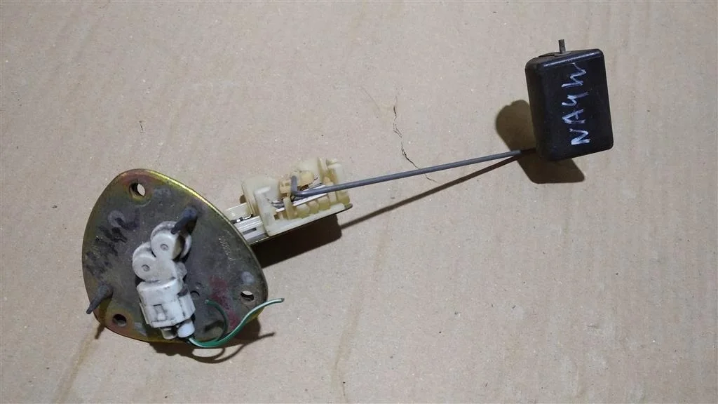 Б.у. датчик уровня топлива MITSUBISHI GRANDIS NA4W MITSUBISHI GRANDIS NA4W