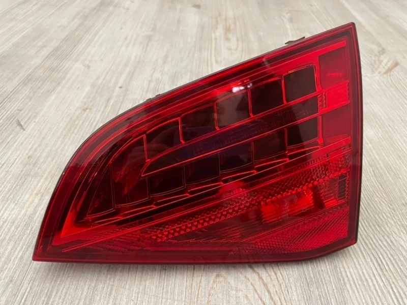 Фонарь в крышку багажника Audi A4 Avant 2008-2012 B8