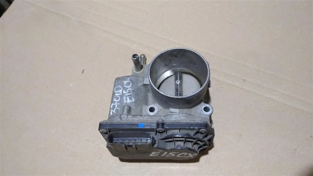 Б.у. дроссельная заслонка TOYOTA COROLLA ZRE151 TOYOTA COROLLA ZRE151