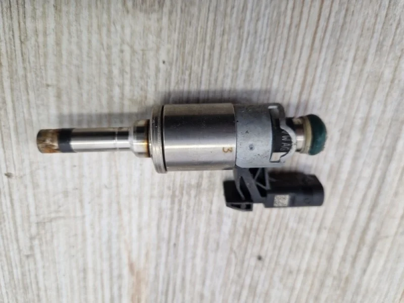 Форсунка топливная VW Tiguan R-line 2015 5N