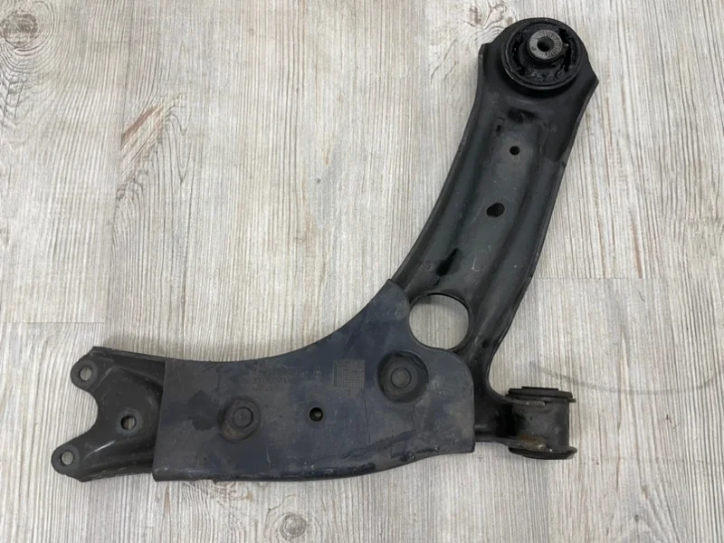 Рычаг подвески VW Tiguan 2 2016- AD1