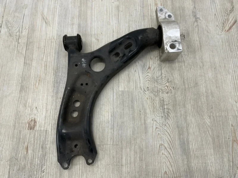 Рычаг подвески VW Tiguan R-line 2015 5N