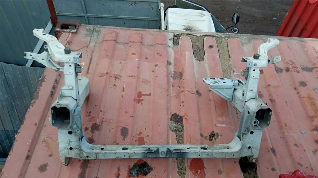 Б.у. рамка радиатора (телевизор) MITSUBISHI GRANDIS NA4W MITSUBISHI GRANDIS NA4W