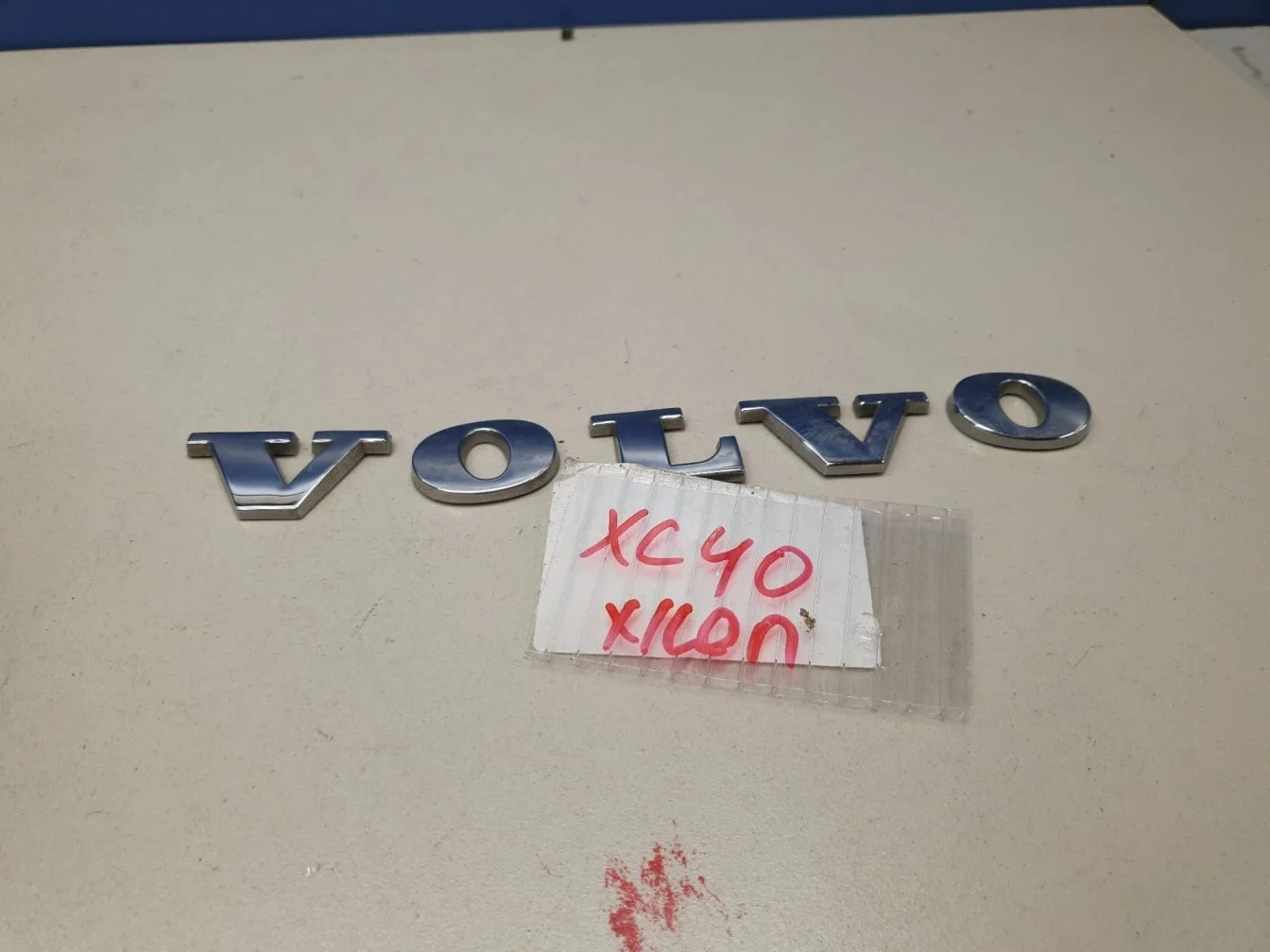Эмблема крышки багажника для Volvo XC40 2017-