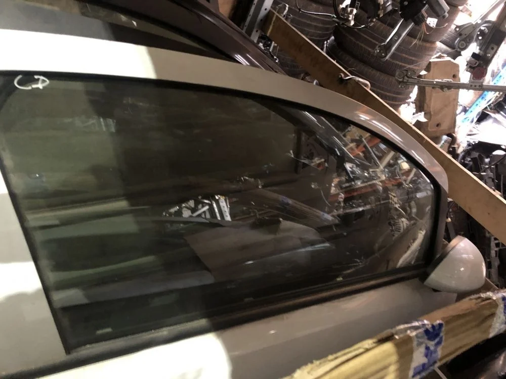 стекло переднее правое opel corsa D 3d