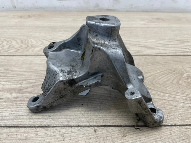 Кронштейн опоры двигателя Audi А6 2010-2018 4G