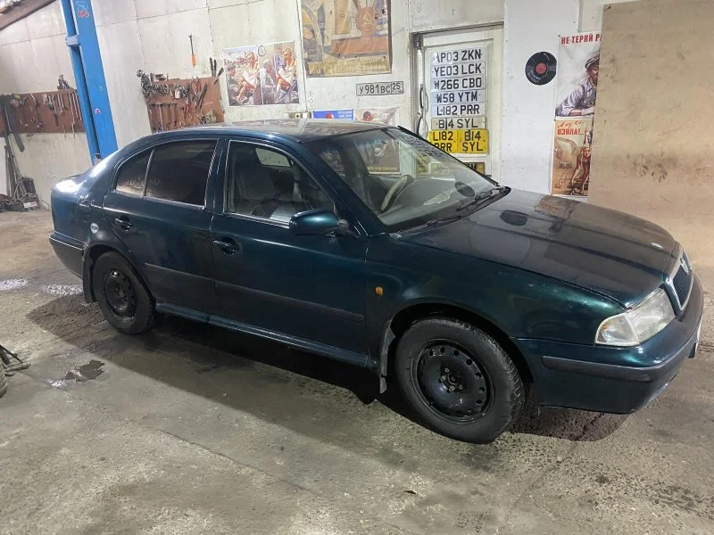 Продажа Skoda Octavia 1.8 (125Hp) (AGN) FWD MT по запчастям