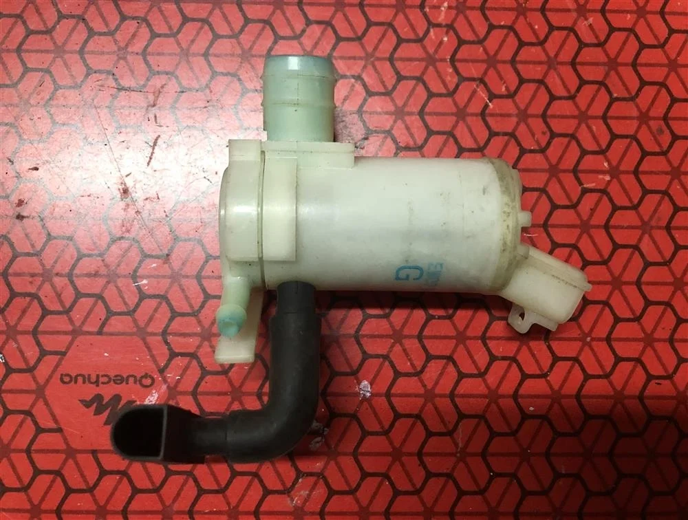 Насос омывателя FRONT (штекер под 45 градусов)