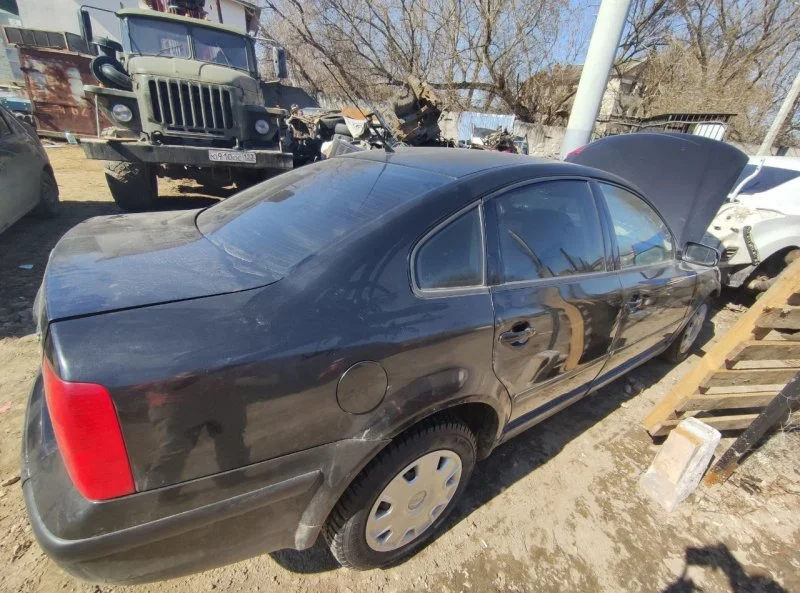 Продажа Volkswagen Passat 1.6 (101Hp) (AHL) FWD MT по запчастям