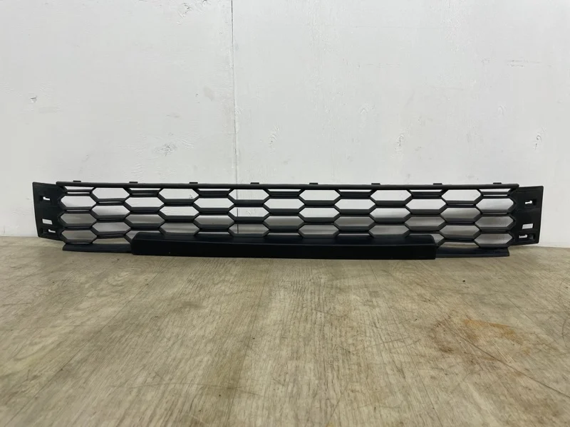 РЕШЕТКА БАМПЕРА Skoda Rapid 2013 2014 2015 2016 3017846300