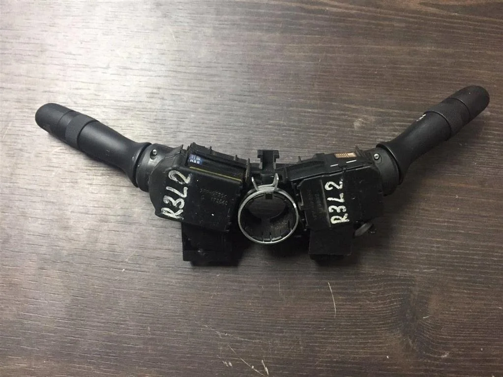 Б.у. подрулевой переключатель TOYOTA RAV4 ACA30 TOYOTA RAV4 ACA30