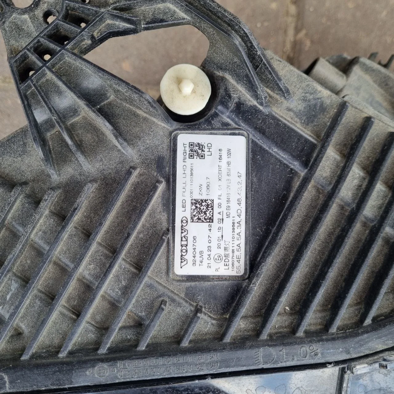 Фара правая Volvo XC60 2 2017-2021 (32404706)