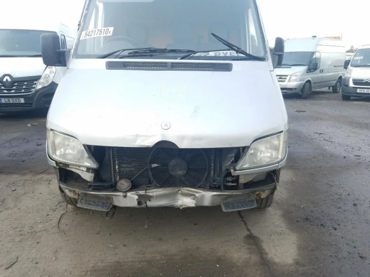Продажа Mercedes-Benz Sprinter 2.2D (109Hp) (611.981) RWD MT по запчастям