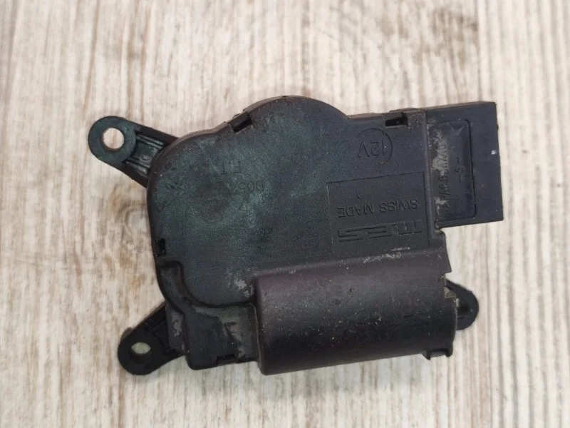 Моторчик заслонки отопителя VW Touareg 2003-2010 7L