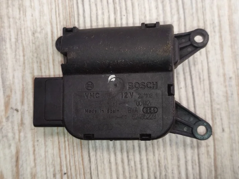Моторчик заслонки отопителя VW Touareg 2003-2010 7L