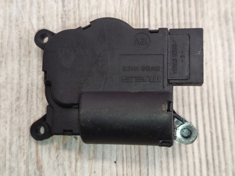 Моторчик заслонки отопителя VW Touareg 2003-2010 7L