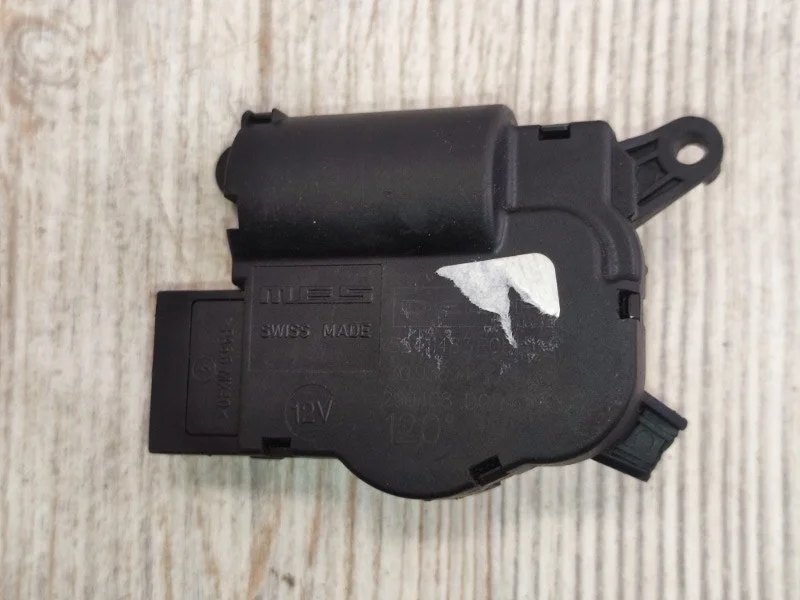 Моторчик заслонки отопителя VW Touareg 2003-2010 7L