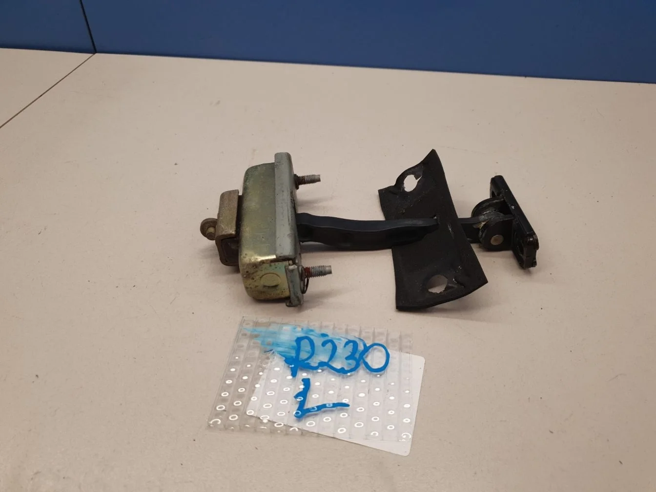 Ограничитель двери передней для Mercedes SL-klasse R230 2001-2012