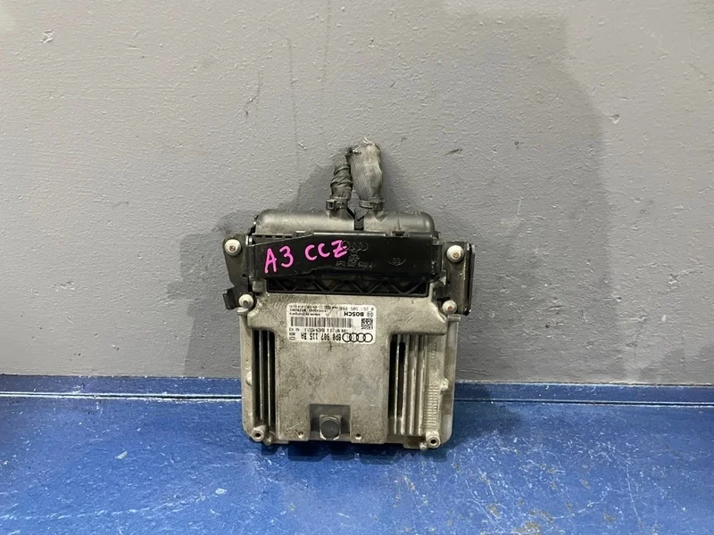 Блок управления двигателем Audi A3 8P