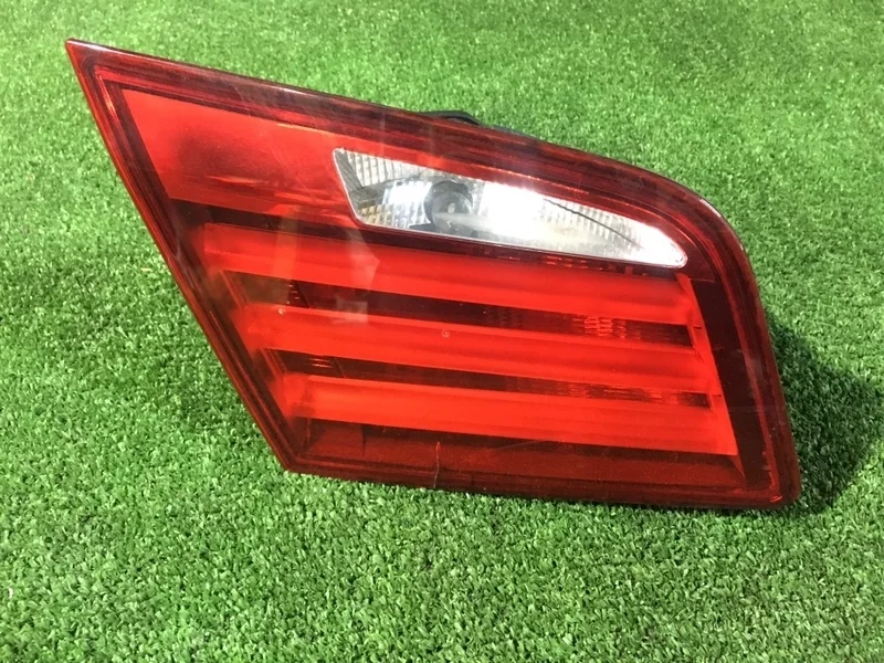 Фонарь в крышку багажника BMW F10