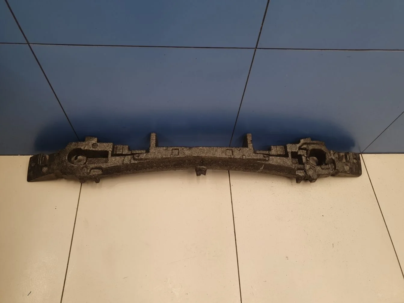 Наполнитель переднего бампера для Mercedes A-klasse W176 2012-2018