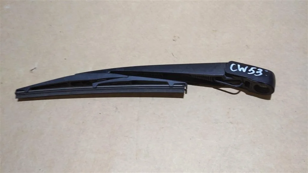 Б.у. поводок стеклоочистителя MITSUBISHI OUTLANDER XL CW5W MITSUBISHI OUTLANDER XL CW5W