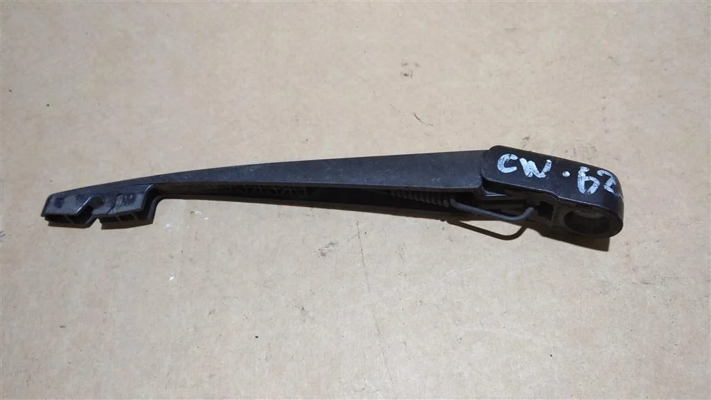 Б.у. поводок стеклоочистителя MITSUBISHI OUTLANDER XL CW6W MITSUBISHI OUTLANDER XL CW6W